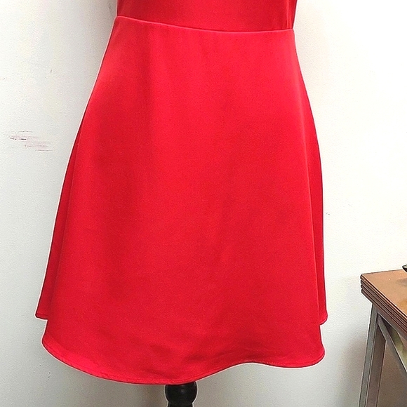 LuLu's Flirt and Flair Red Backless Mini Skater Dress Size Medium EUC - Picture 7 of 13